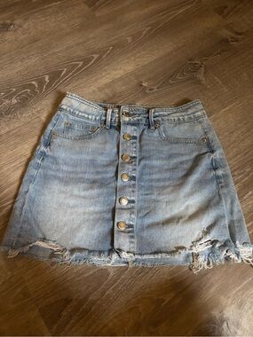 American Eagle Outfitters Light Blue Button-Front Distressed Denim Mini Skirt